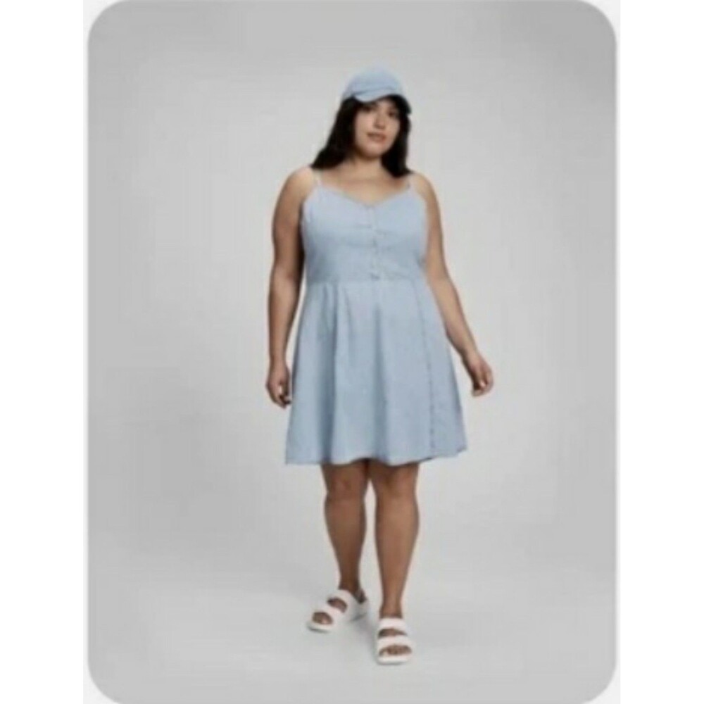 NWT Gap Women's Blue Denim Fit & Flare Cami Dress light wash denim button-front